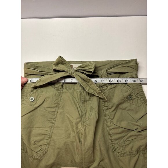 Gap Cargo Pants (size 6) green rollup pants - Picture 5 of 7